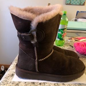 Size 7 uggs
